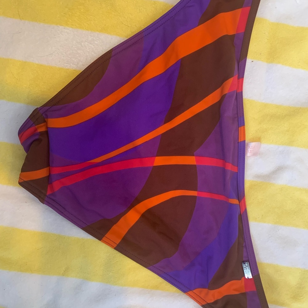 VS Bikini - Picture 3 of 4